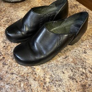 Dansko Black Clogs I Sz 42 (U.S 11.5-12)